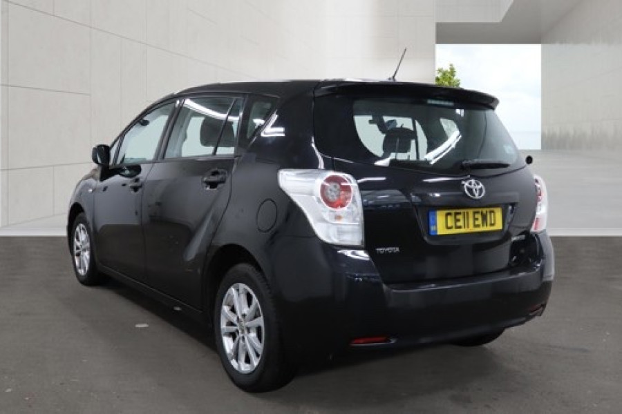 Toyota Avensis Verso 